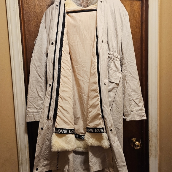 Womans coat..size S - Picture 3 of 7